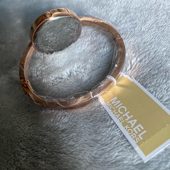 MK Bangle Watch - Picture 5 of 7